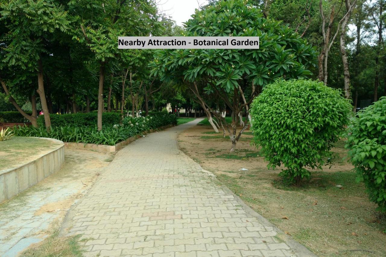 Capital O Aashiyana Paradise Near Omaxe Gurgaon Mall Hotel Buitenkant foto